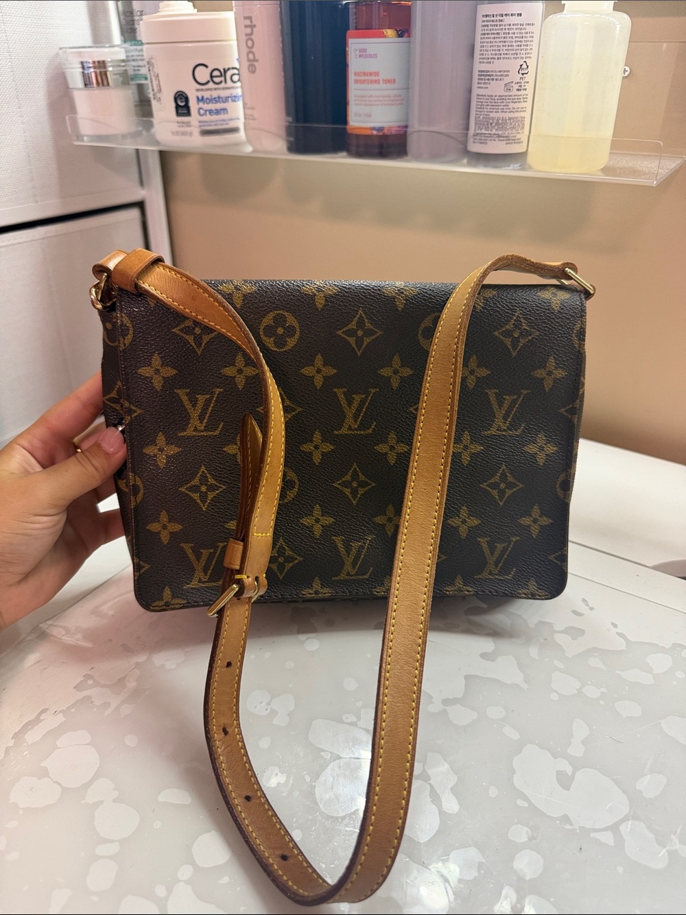 AUTHENTIC Louis Vuitton Monogram Canvas shoulder Bag - Brown & Tan